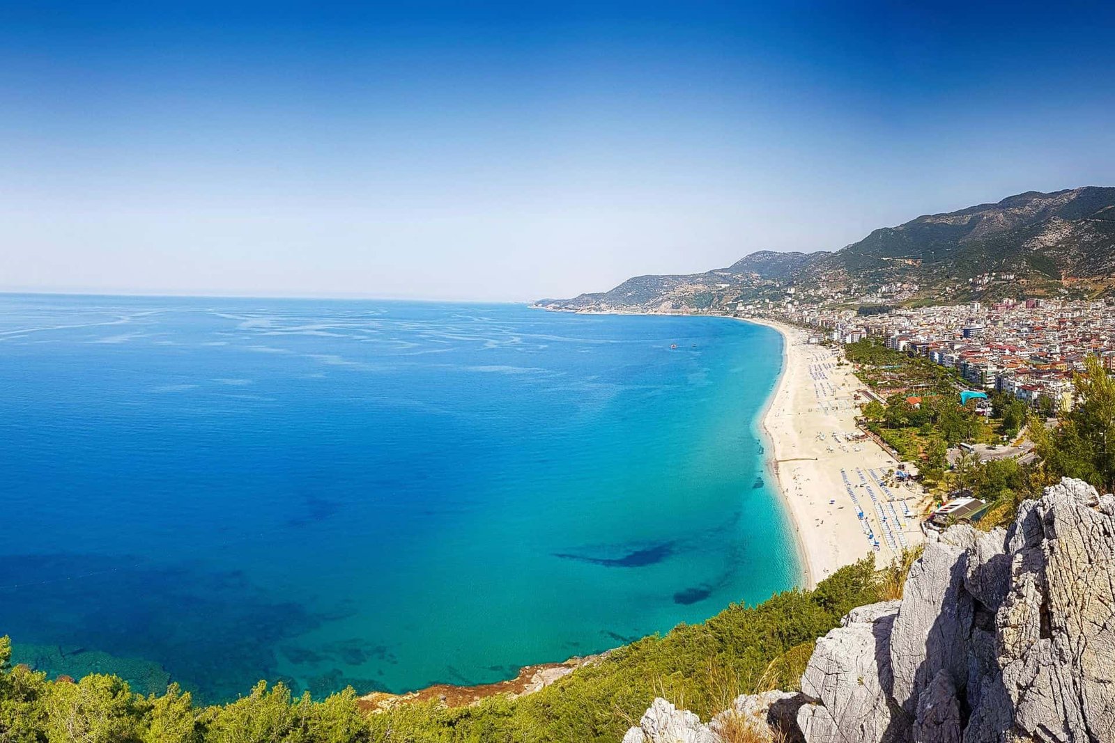 Kleopatra Beach shore in Alanya, Türkiye