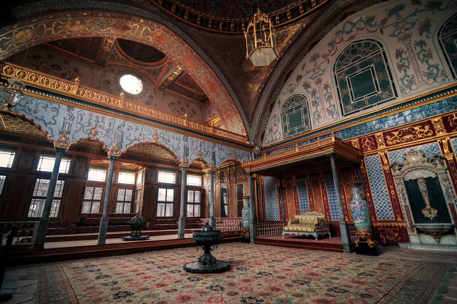 View of the Interior of Topkapi Palace, Istanbul, Türkiye