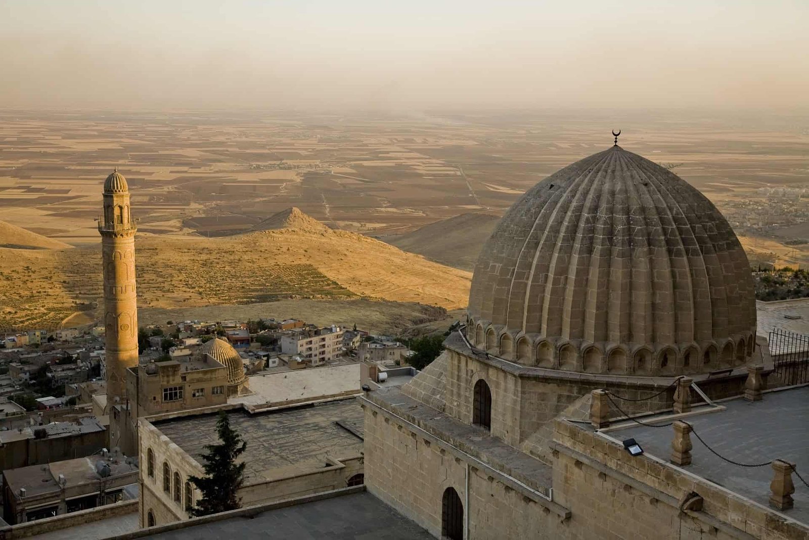 View of the Valley and the Zinciriye Medrese in Mardin, Türkiye