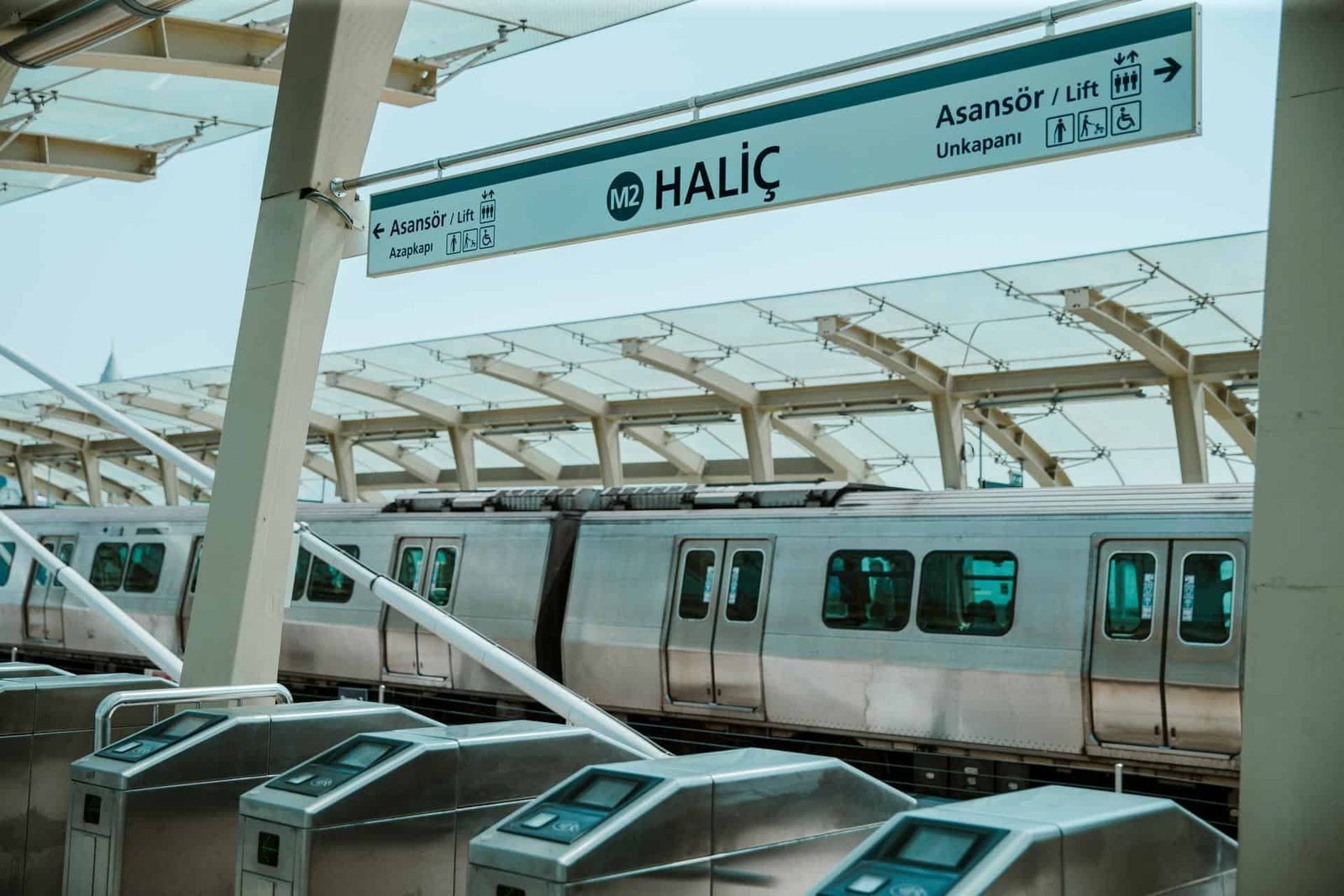 Metro Station with a Train, Türkiye